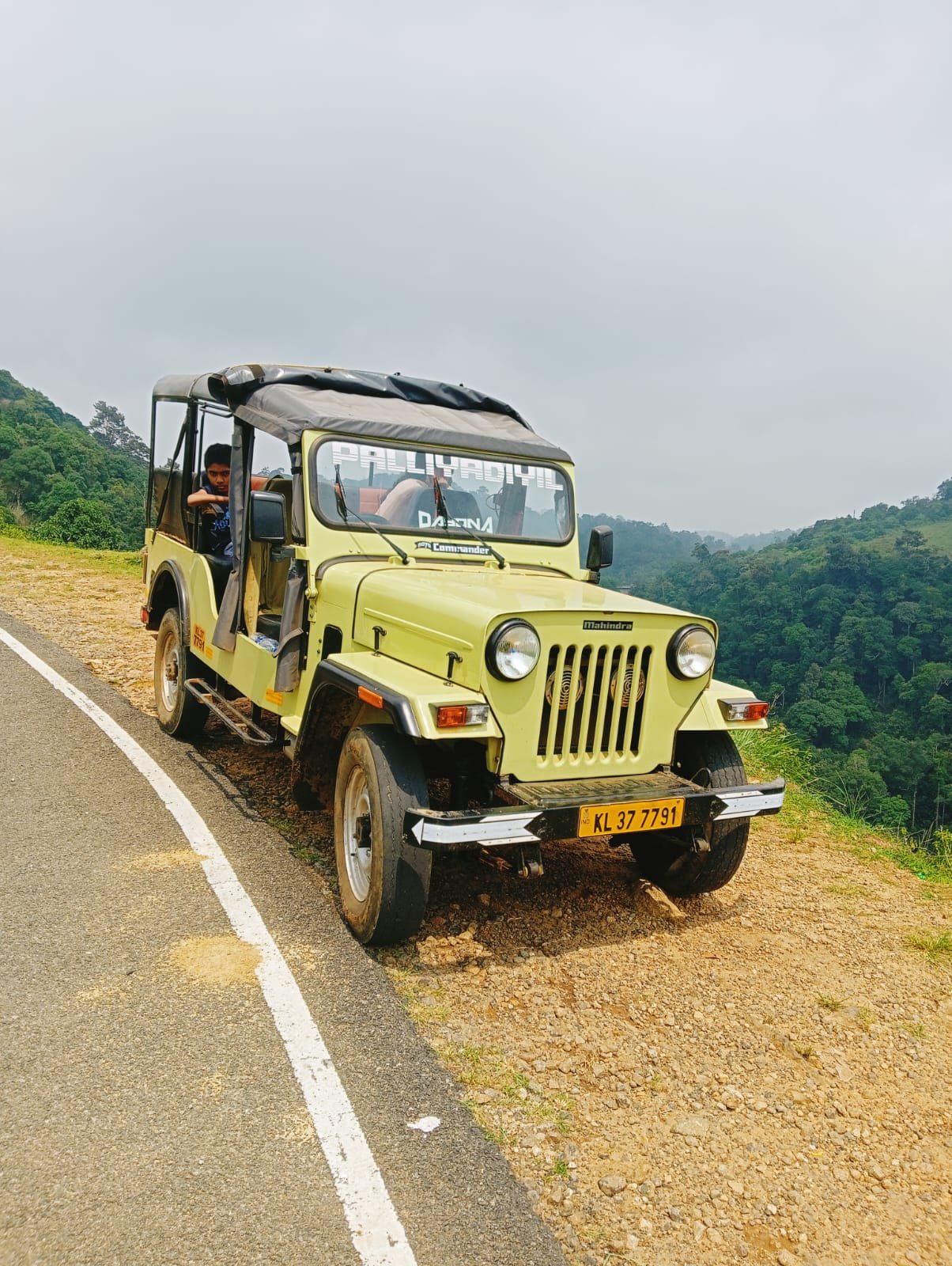 Jeep safari experience with Palliyadiyil Tourism